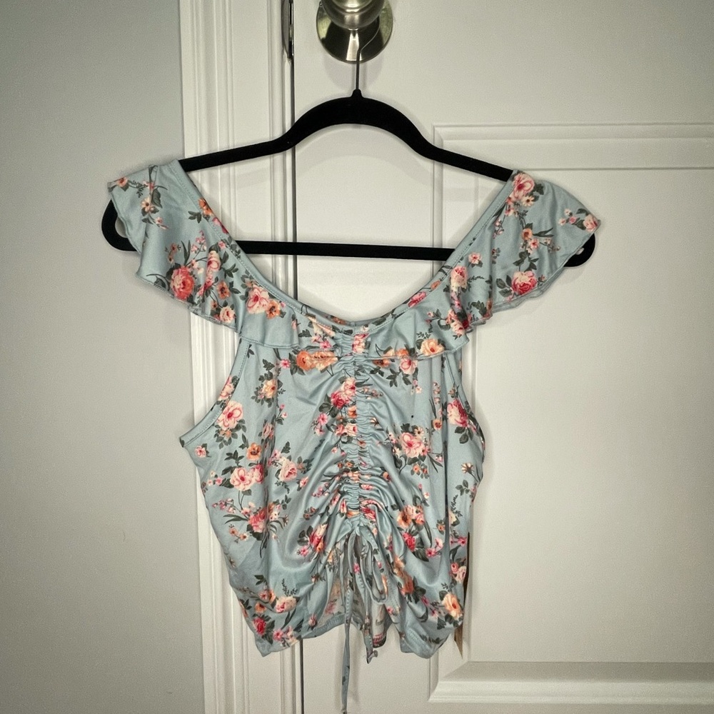 Off shoulder floral crop top